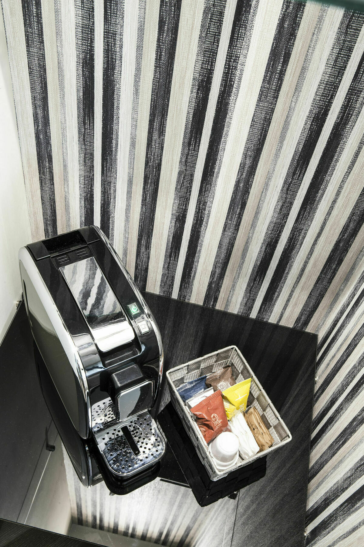 Serendipity Rooms Милано Екстериор снимка